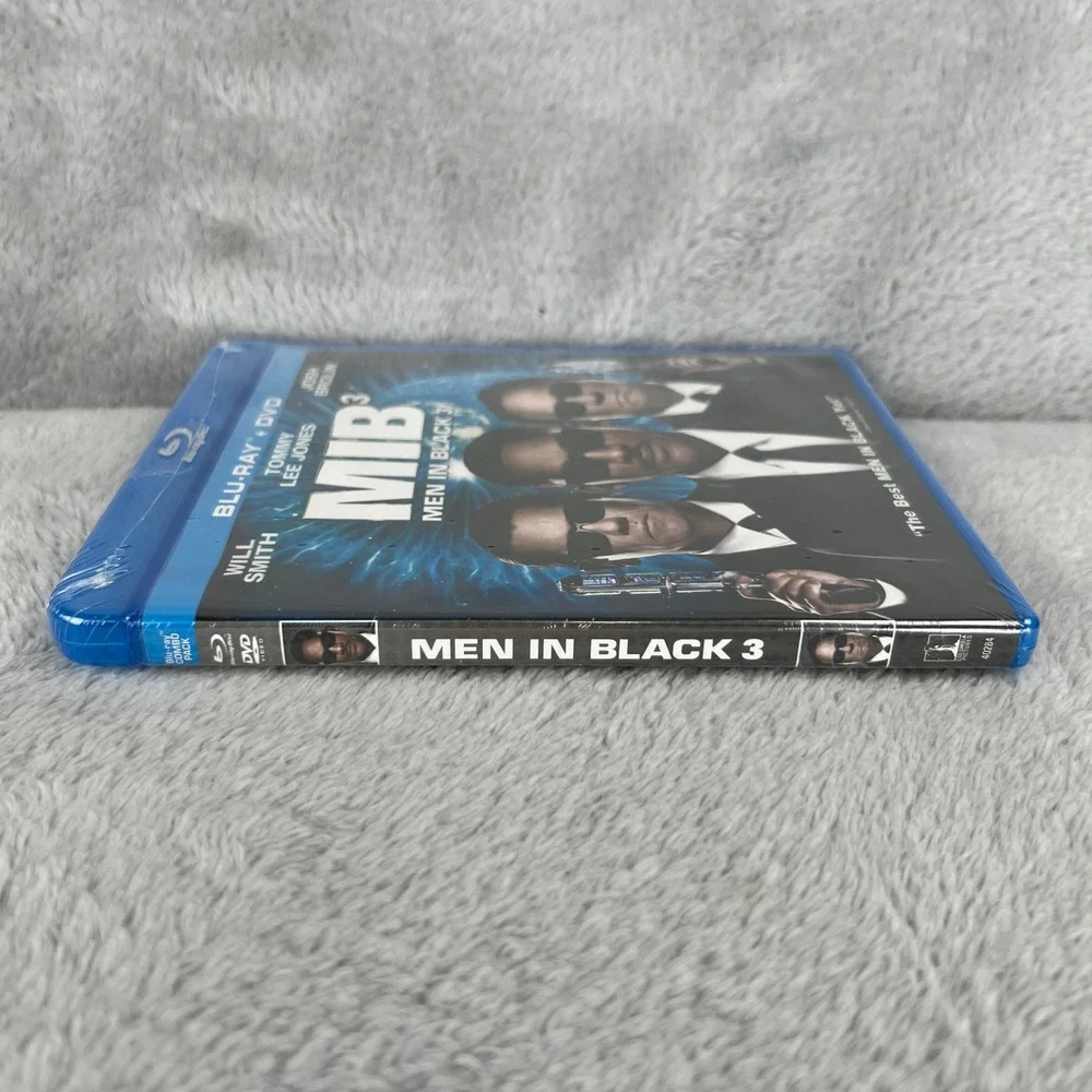 Men in Black 3 Blu-ray DVD Combo Target Exclusive New Sealed Will Smith MIB 3